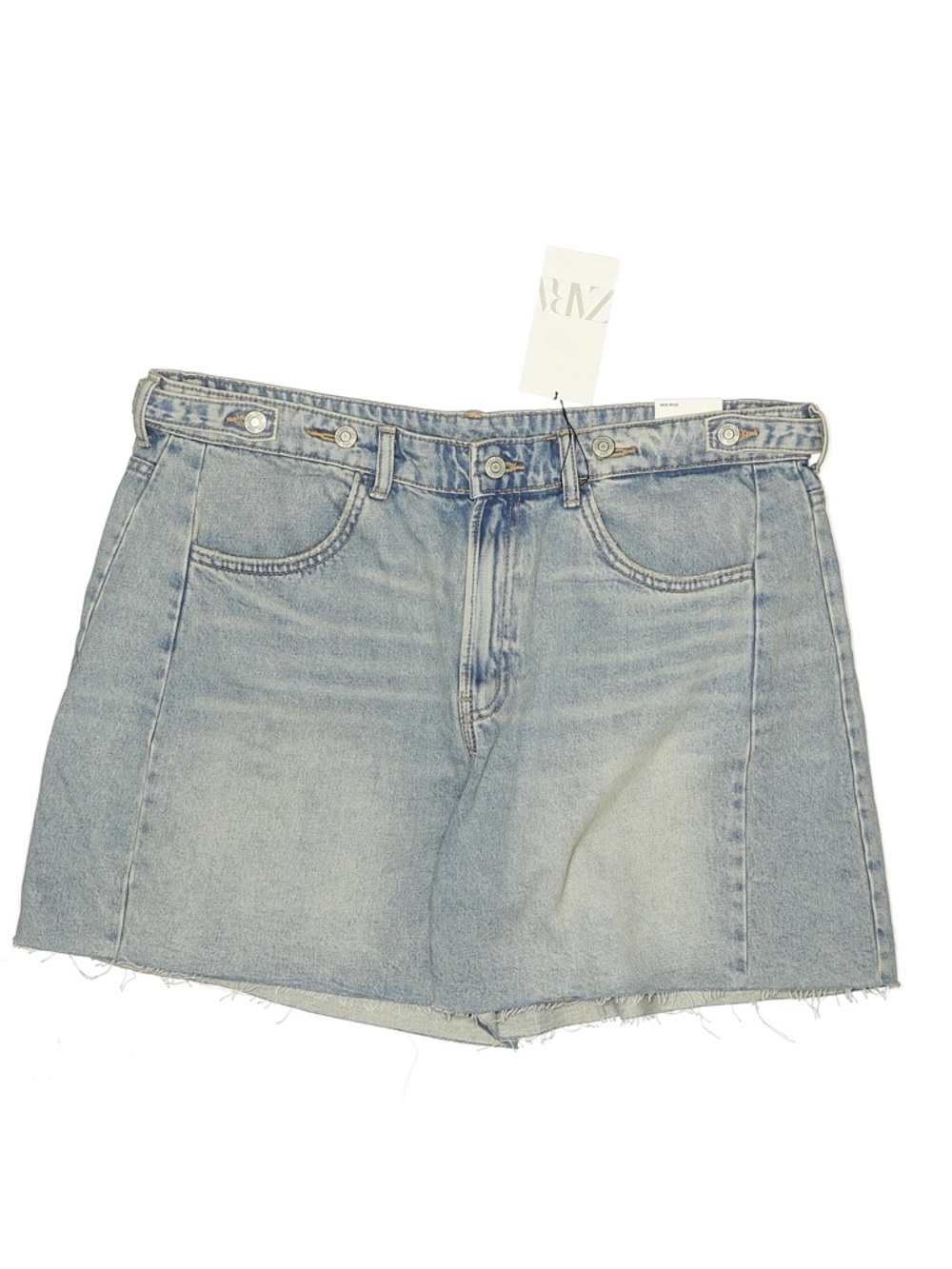 NWT: Zara Cotton Light Wash Denim Shorts• 14